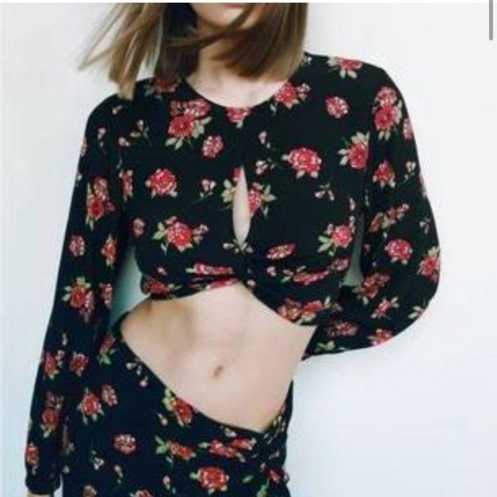NWT ZARA Women's Black Floral Keyhole Twist Knot Long Sleeve Crop Top Size L‎